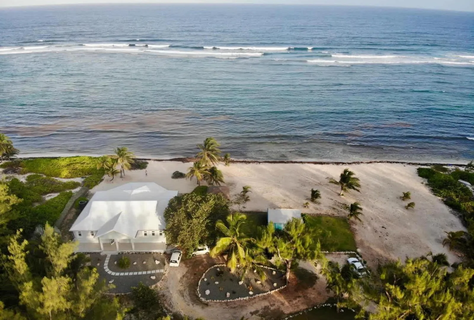 Peaceful Ocean Front Beach House In Bodden Town Kajmán-szigetek