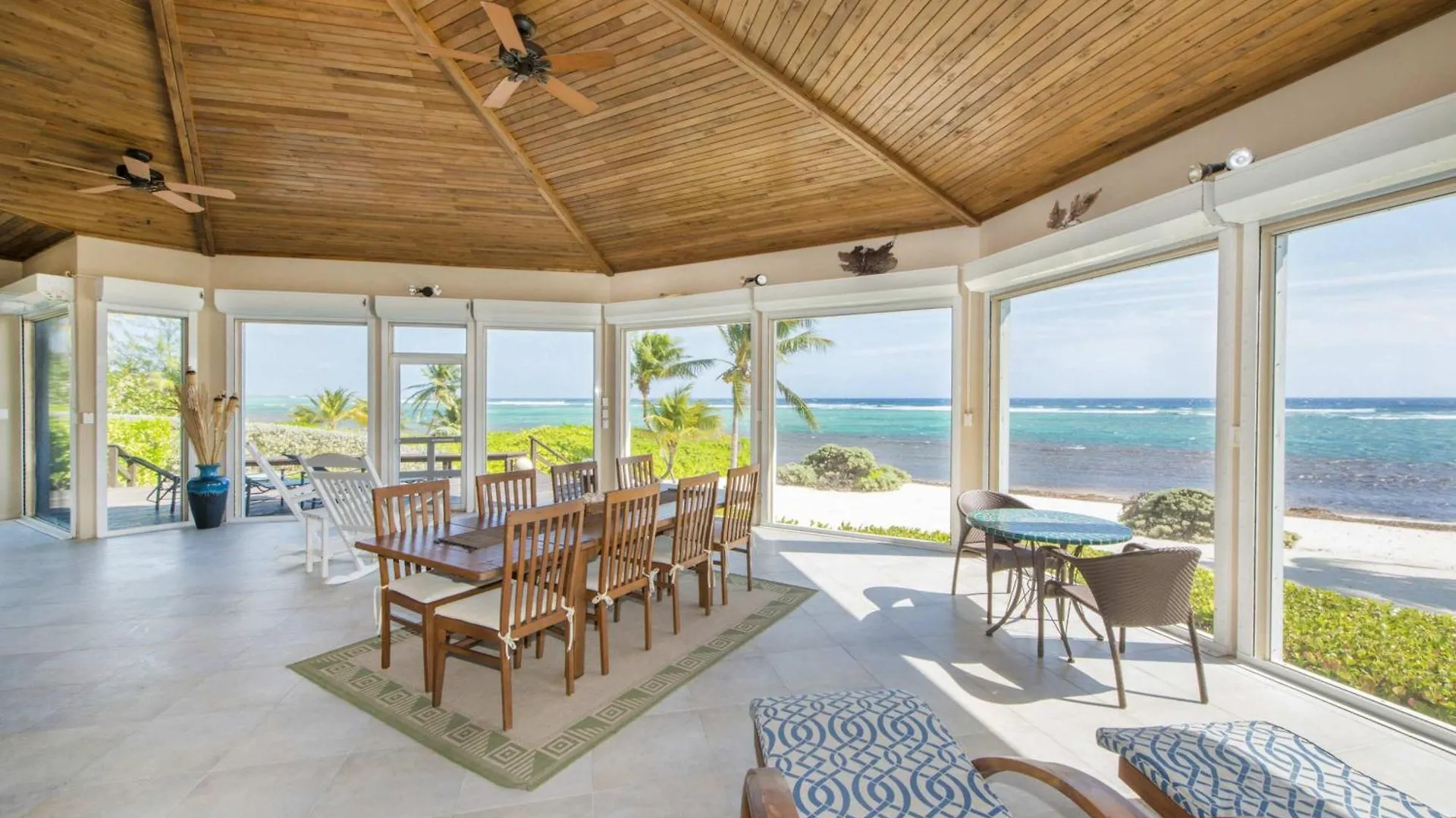 Nyaraló Peaceful Ocean Front Beach House In Bodden Town