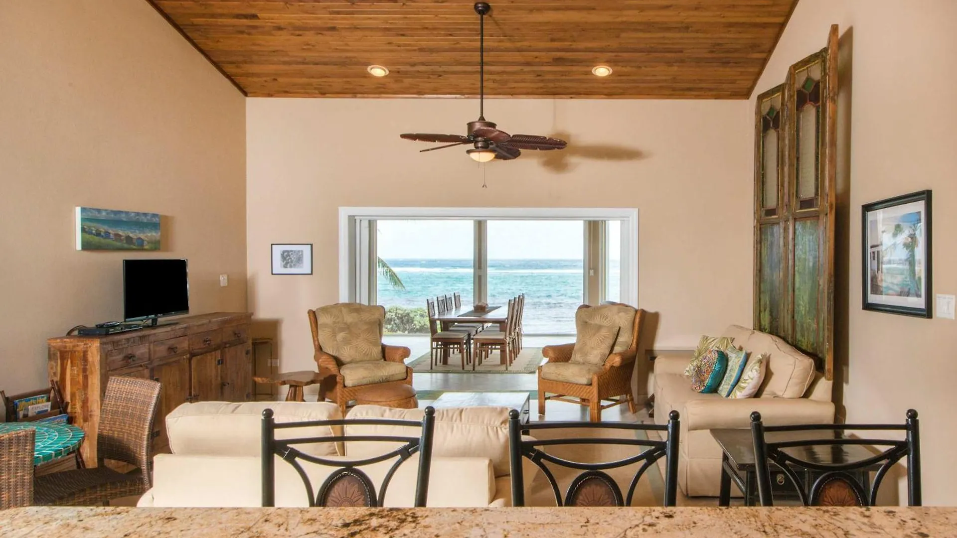 Peaceful Ocean Front Beach House In Bodden Town 0*,